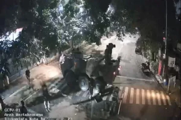 Gas Air Mata Kampus Bandung: Aparat Sisir Unpas–Unisba