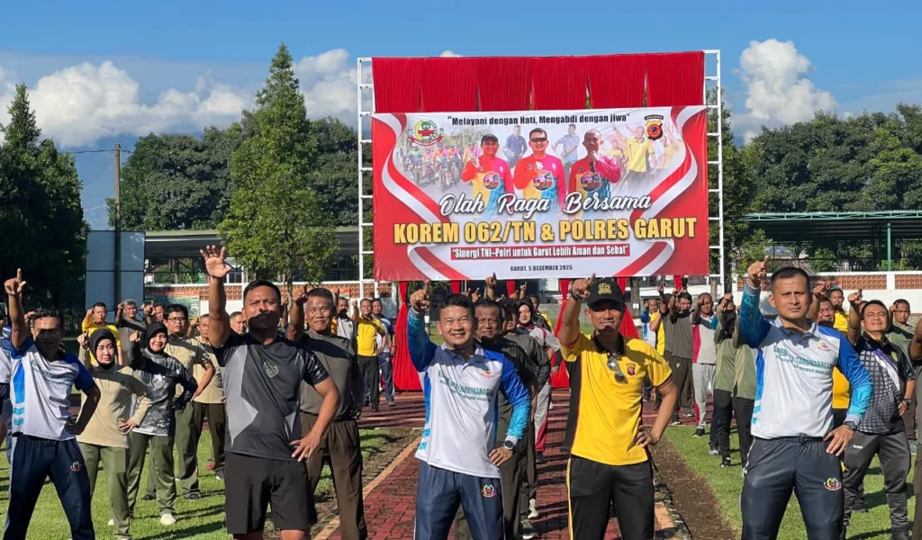 Perkuat Sinergutas TNI-POLRI, Polres Garut Lakukan Olahrag Bersama Korem 062/Tna