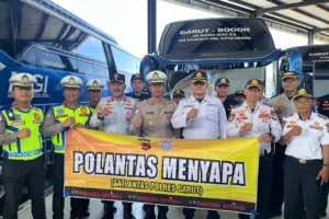 Satlantas Polres Garut Ajak Sopir Bus Tingkatkan Keselamatan Penumpang Diterminal Guntur