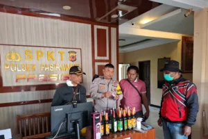 Polsek Pasirwangi Gerbek Gudang Miras Jelang Nataru