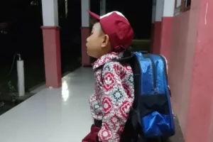 Saat Dunia Masih Terlelap Farel Sudah Men jemput Masa Depan Kisah Pilu Dari SDN 1 Soulowe