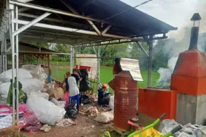 Relawan Peduli lingkungan Edukasi Dan Aksi Tertib Lingkungan Dari Sampah