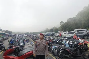 Polres Garut Amankan Jalur Wisata Di Garut Hari Ke-6 Ops Lilin Lodaya 2025