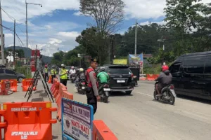 Wisatawan Ke Cipanas Meningkat, Polres Garut Lakukan Rekayasa Lalu Lintas One Way