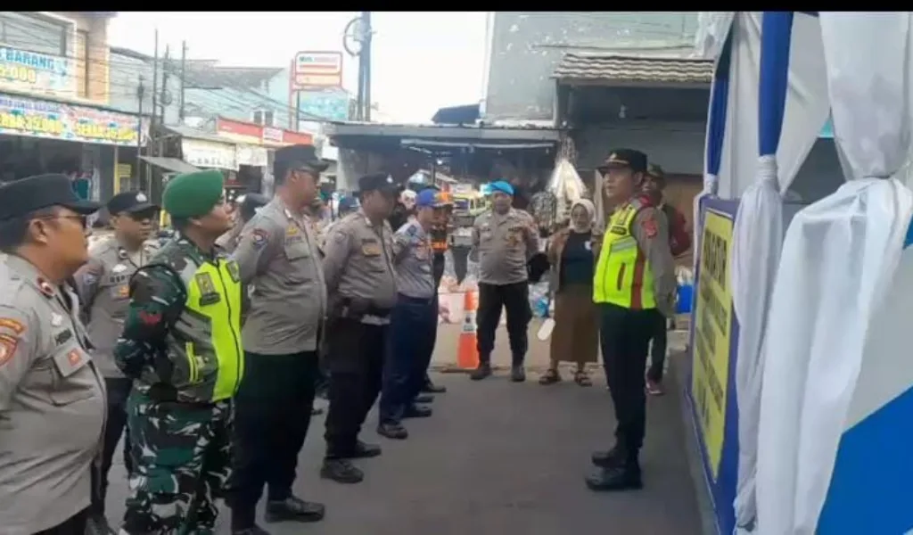 Pengawasan Ketat Di Pasar Wanaraja, Polsek Wanaraja Tinjau Pos Gatur