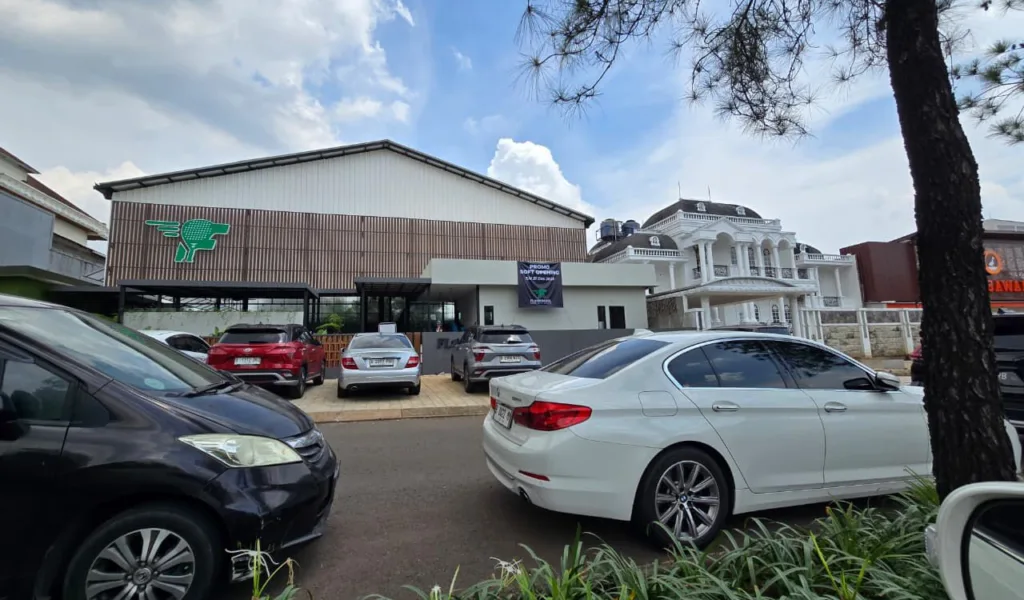 Flash Padel Club Masih Beroperasi, Warga Kritik Lambannya Satpol PP