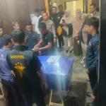 Penyerahan Kedua Jenazah Korban Kecelakaan Pesawat ATR 42-500 kepada Pihak Keluarga di Makassar