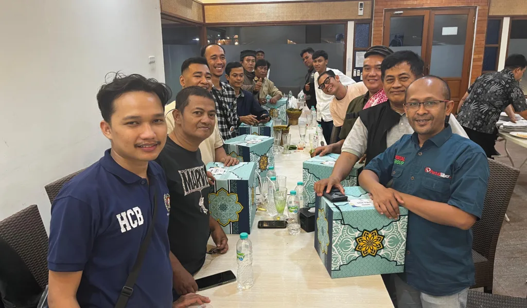 Portal Group Gelar Bukber, M.Nurofik: Tetap Semangat Berkreativitas 