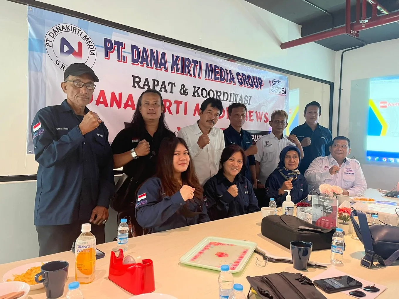 Profil redaksi Jurnalis ex-pose.net