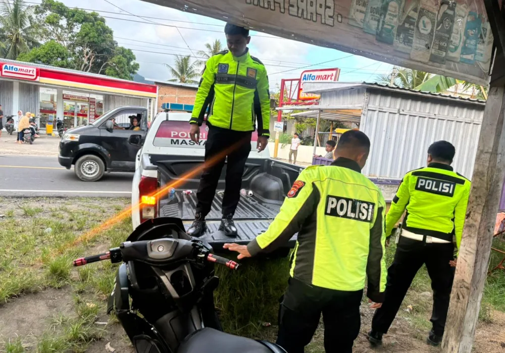 Sat Lantas Polres Polman Olah TKP Lakalantas di Ammassangan, Satu Warga Binuang Meninggal