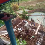 Pemdes Mangunreja Melalui PPKD Terapkan Dana Desa Bangun MCK di Kampung Cicadas.