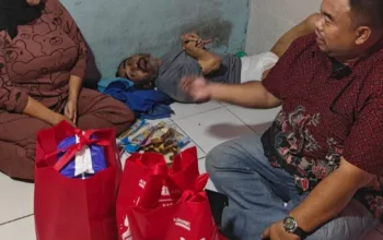 Yudha Puja Turnawan Kunjungi Warga Lumpuh di Garut, Berikan Bantuan dan Harap Perhatian Pemerintah
