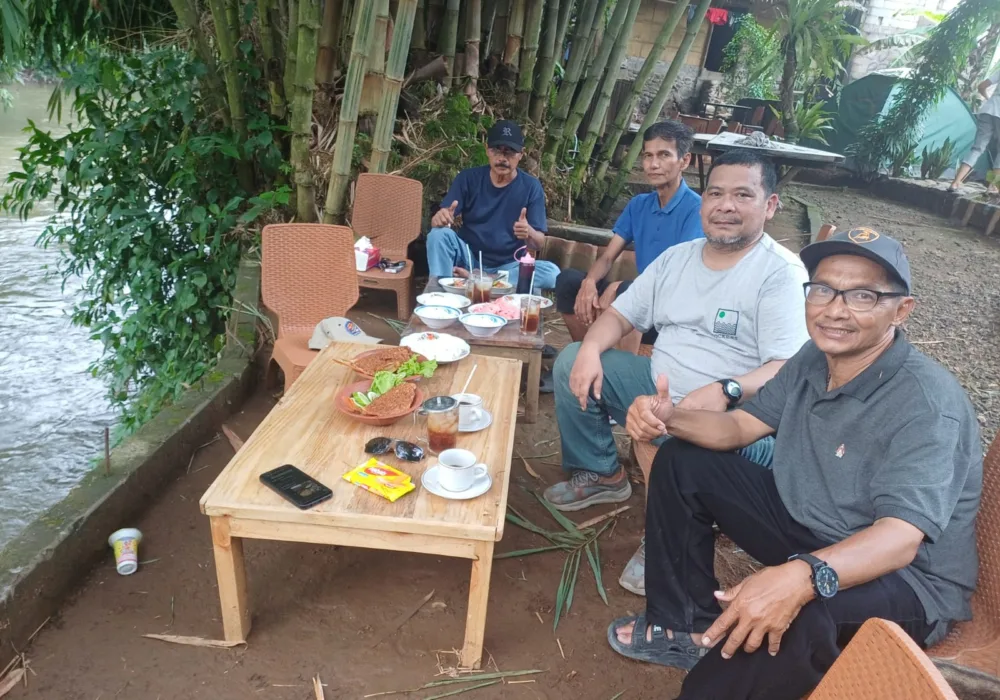 Saung Empang Batu Kembar Bogor, Kuliner Asri Ciliwung