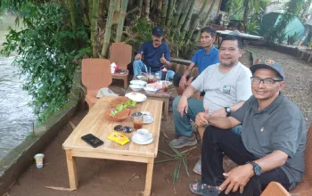 Saung Empang Batu Kembar Bogor, Kuliner Asri Ciliwung