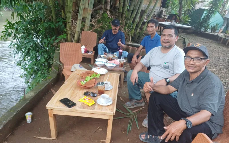 Saung Empang Batu Kembar Bogor, Kuliner Asri Ciliwung