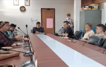 H. Imat Rohimat Hadiri Audiensi Komisi II DPRD Garut Bahas Pembangunan Jalan Desa Cisewu